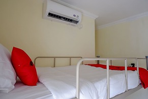 RedDoorz Hostel near Kota Lama Semarang