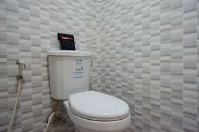 RedDoorz Hostel near Kota Lama Semarang