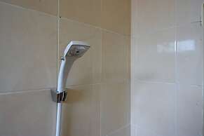 RedDoorz Hostel near Kota Lama Semarang