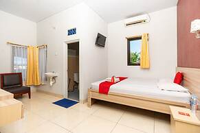 RedDoorz Plus @ Jalan Pumorow Manado