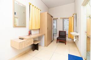 RedDoorz Plus @ Jalan Pumorow Manado