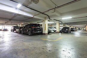 RedDoorz Apartment @ Gateway Cicadas