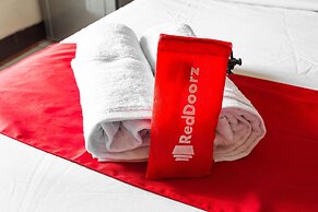 RedDoorz Apartment @ Gateway Cicadas
