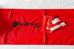 RedDoorz Apartment @ Gateway Cicadas
