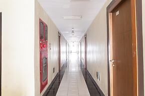 RedDoorz Apartment @ Gateway Cicadas