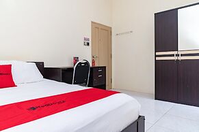 RedDoorz Syariah near Jalan A Yani KM 8 Citraland
