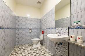 RedDoorz Plus near Ronggowarsito Museum Semarang