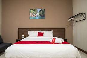 RedDoorz Plus near Ronggowarsito Museum Semarang
