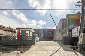 RedDoorz Plus near Ronggowarsito Museum Semarang