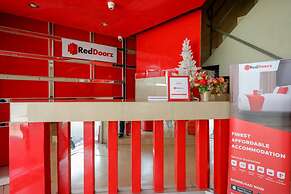 RedDoorz near Kendari Beach 2