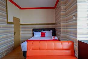 RedDoorz near Kendari Beach 2