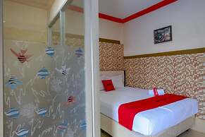 RedDoorz near Kendari Beach 2