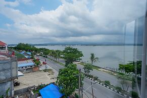 RedDoorz near Kendari Beach 2