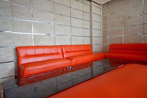 RedDoorz near Kendari Beach 2