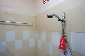 RedDoorz near Kendari Beach 2