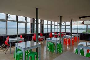 RedDoorz near Kendari Beach 2