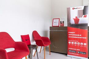 RedDoorz @ Garden Boulevard Citra Raya Tangerang