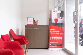 RedDoorz @ Garden Boulevard Citra Raya Tangerang
