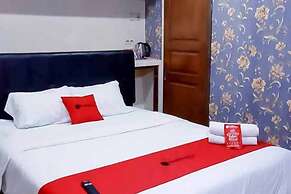 RedDoorz Plus near Trans Studio Cibubur 2