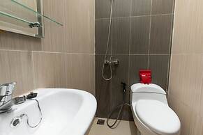 RedDoorz Plus near Trans Studio Cibubur 2