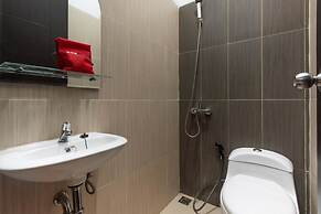 RedDoorz Plus near Trans Studio Cibubur 2