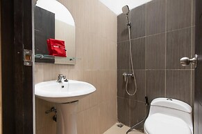 RedDoorz Plus near Trans Studio Cibubur 2