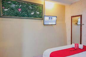 RedDoorz Plus near Trans Studio Cibubur 2