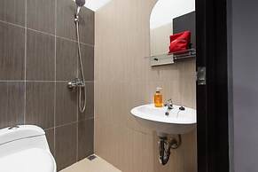 RedDoorz Plus near Trans Studio Cibubur 2