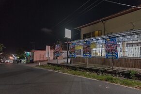 RedDoorz Plus @ Bukit Cinta Street