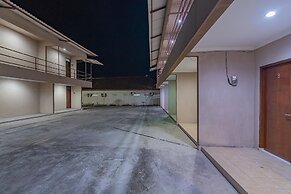 RedDoorz Plus @ Bukit Cinta Street