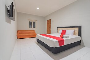 RedDoorz Plus @ Bukit Cinta Street