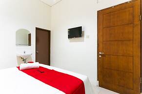 RedDoorz @ Urip Sumoharjo Solo