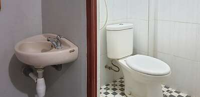 RedDoorz @ Hotel Yaki Mamuju