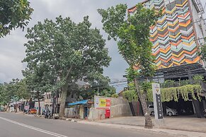 RedDoorz Premium @ Hotel Hebat