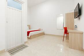 RedDoorz @ Graha Cemerlang Maros