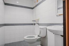 RedDoorz near Nagoya Hill Mall Batam 5