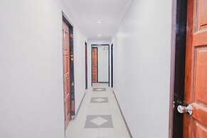 RedDoorz near Nagoya Hill Mall Batam 5