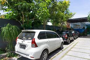 RedDoorz @ MT Haryono Street Waingapu