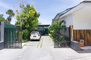 RedDoorz @ MT Haryono Street Waingapu