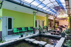 RedDoorz @ MT Haryono Street Waingapu