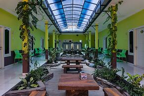 RedDoorz @ MT Haryono Street Waingapu