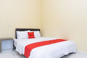 RedDoorz @ MT Haryono Street Waingapu