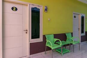 RedDoorz @ MT Haryono Street Waingapu