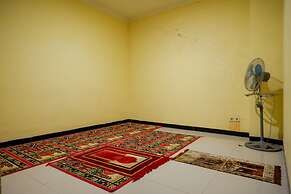 RedDoorz near Citraland Waterpark Kendari