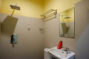 RedDoorz near Citraland Waterpark Kendari