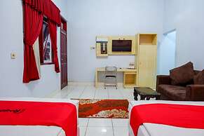 RedDoorz Plus Syariah near Stasiun Pekalongan 2