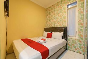 RedDoorz Syariah near Jam Gadang Bukittinggi 2