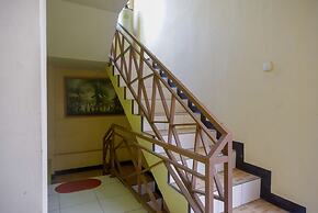 RedDoorz Syariah near GOR Satria 4