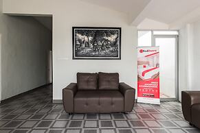 RedDoorz Plus near RS USU Medan 2