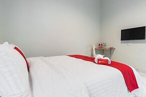 RedDoorz Plus near RS USU Medan 2